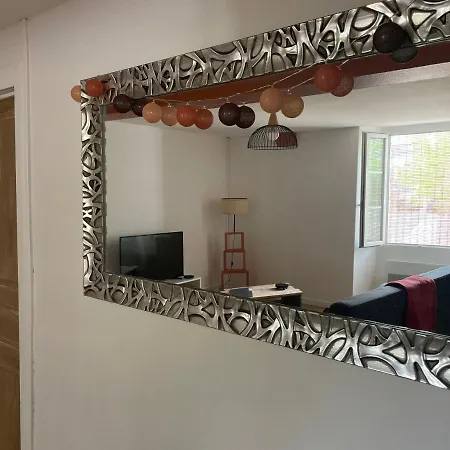 Lo Nis Apartmán Louvie Juzon